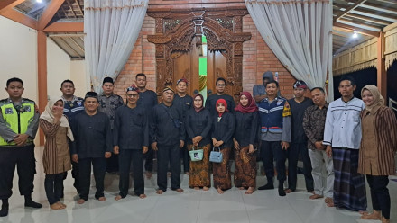 PERANGKAT DAN PEGAWAI DESA TEGUHAN